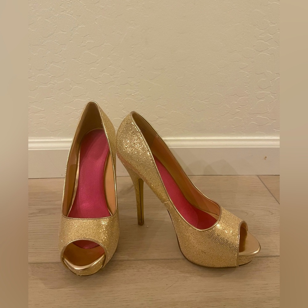Aldo Peep Toe Heels Gold